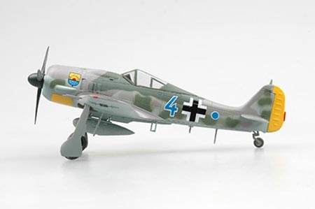 FW190 A-8 Blue 4 Commander of 12./JG 5, Bardufoss Airfield, 1944 - 1/72 - NOVIDADE!